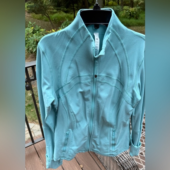 Lululemon Auqa Define Jacket - size 10 - Picture 1 of 3
